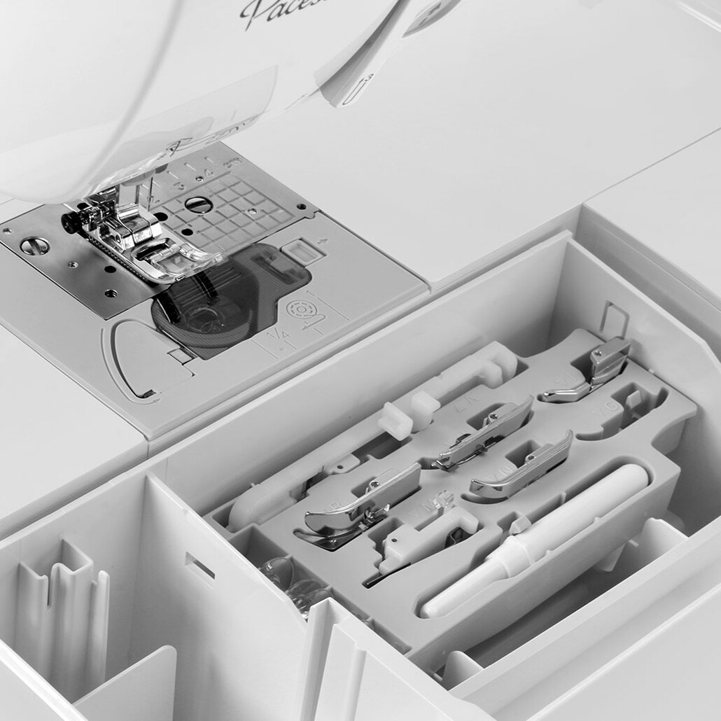 Bro Innov-ís Pacesetter PS500 Computerized Sewing Machine / Optional Distin Starter Sewing Package