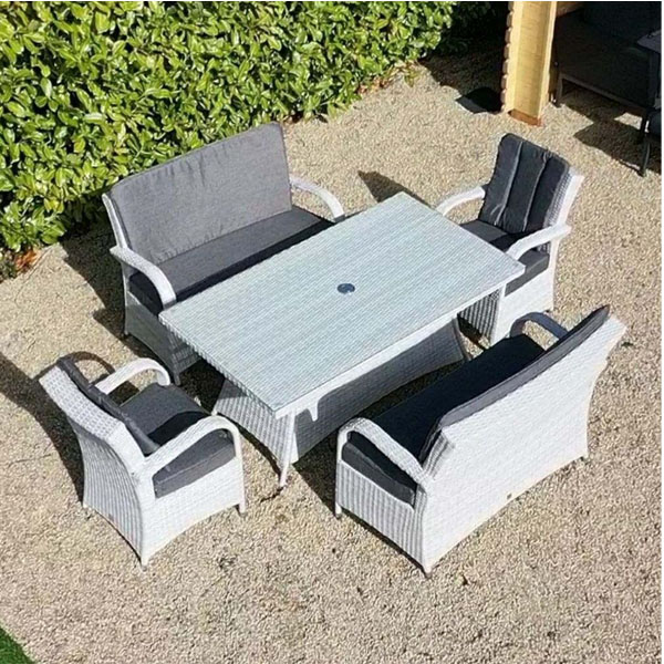 Treviso rectangular table with two 2-seater sofas and 2 chairs